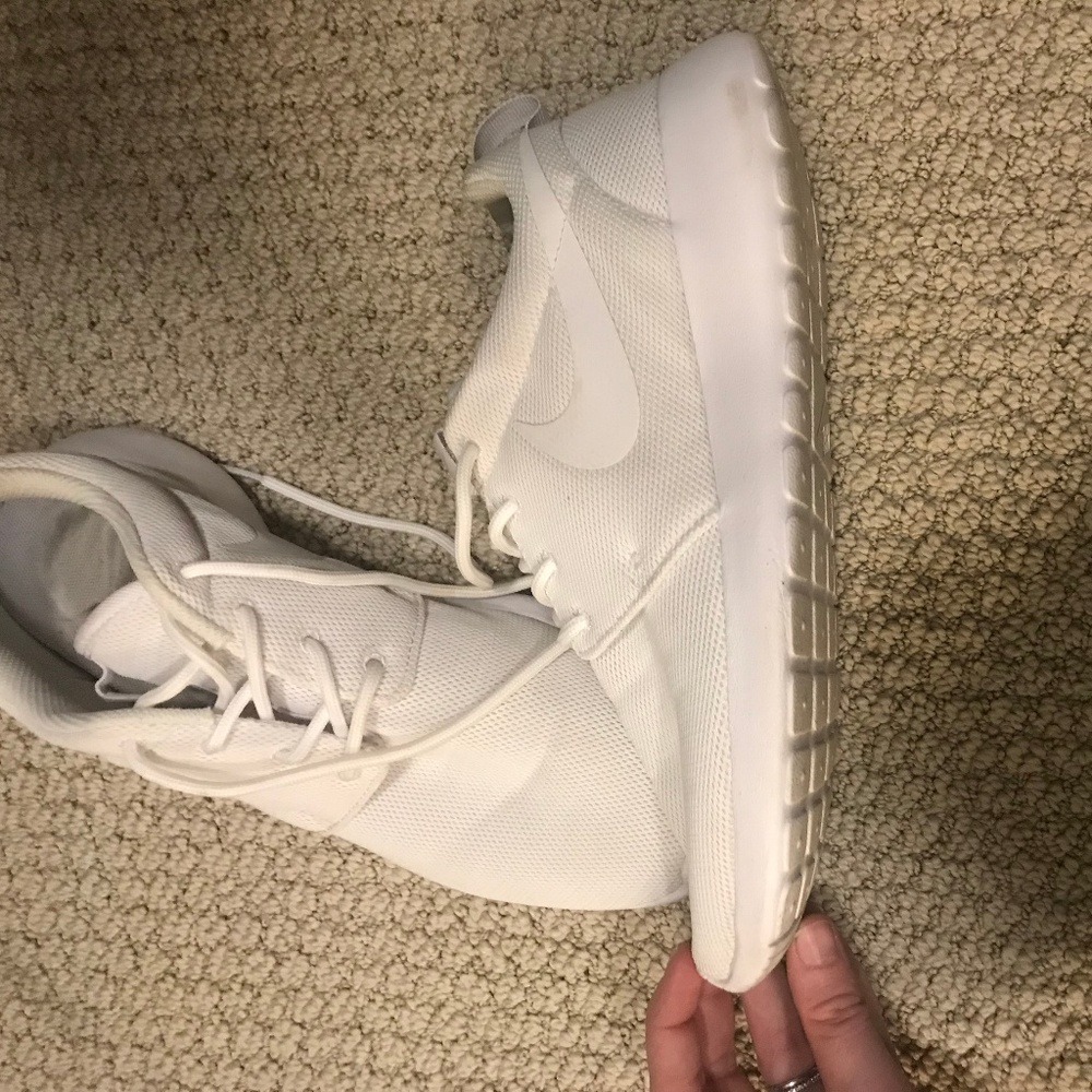 Nike Roshe One in White